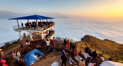 बन्दीपुर र मानुङकोटमा पर्यटकको चहलपहल